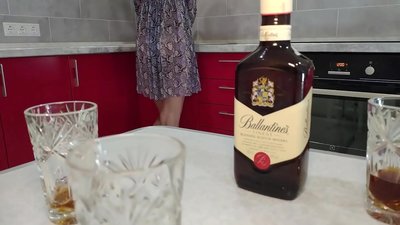 Ucansi nomfazi womngane odakiwe. Ngethemba ukuthi ngeke ngimkhulelise.